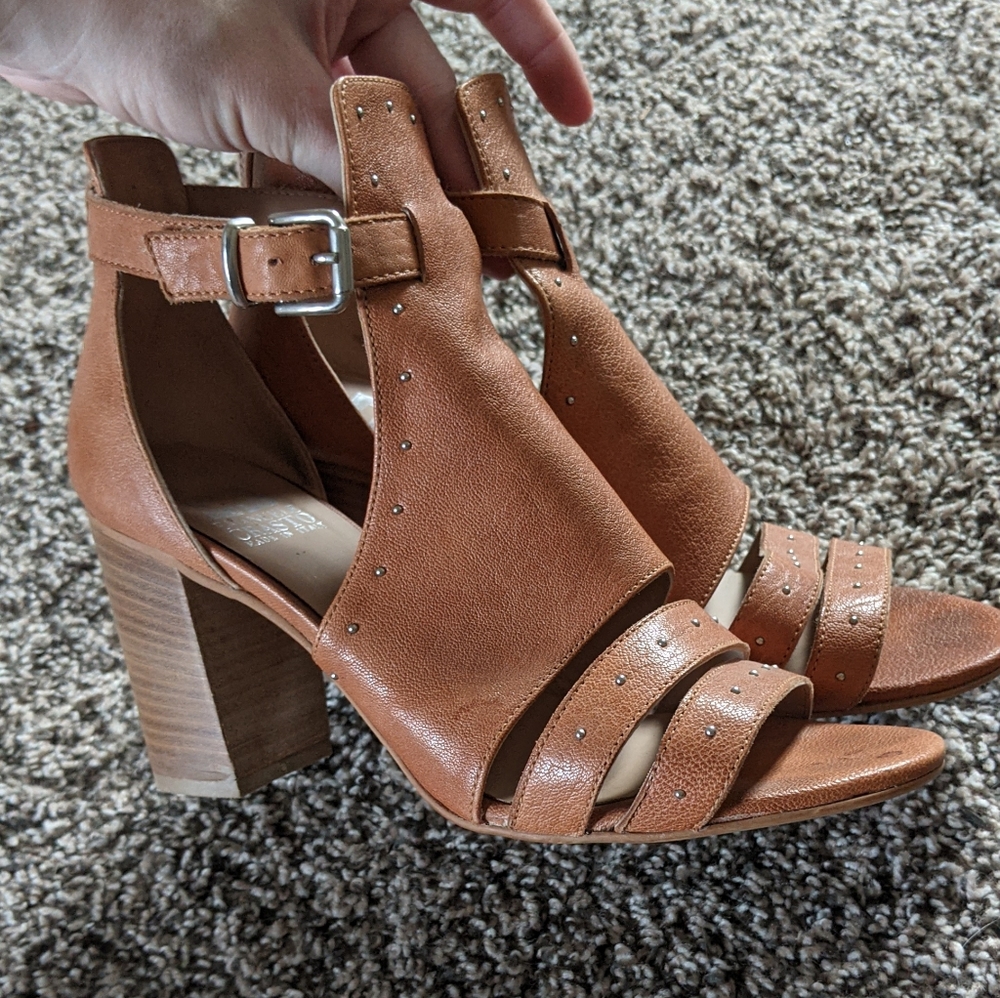 Tan Leather Chunk Heels Emanuele Crasto